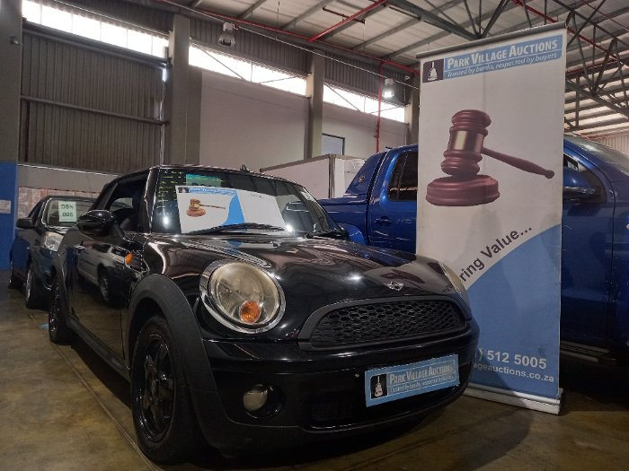2010 MINI COOPER CONVERTIBLE 2.0 (ODO : 123181)